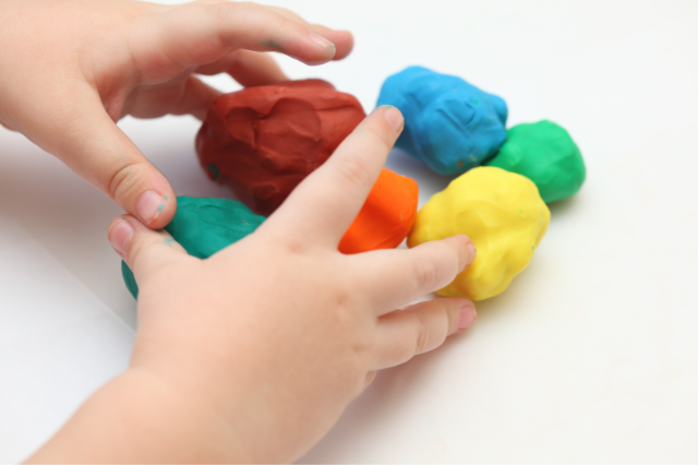 Ide Permainan Sensori untuk Anak ini Mudah Dibuat Lho!03